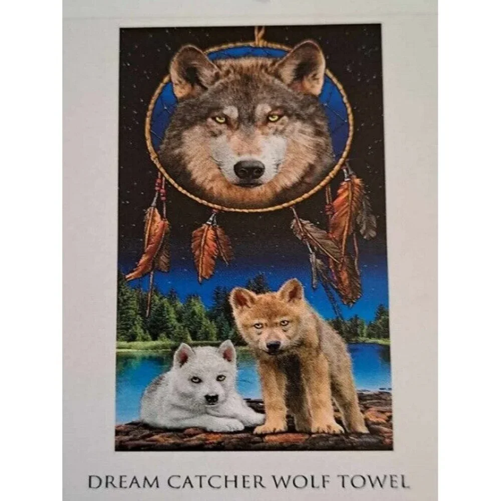 New Dreamcatcher Wolf & Pups Bath Beach Pool Cotton Gift Towel Wolves 30x60 NWT - Picture 4 of 6